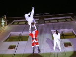 Weihnachtsmann Show in Berlin mit Luftakrobatik